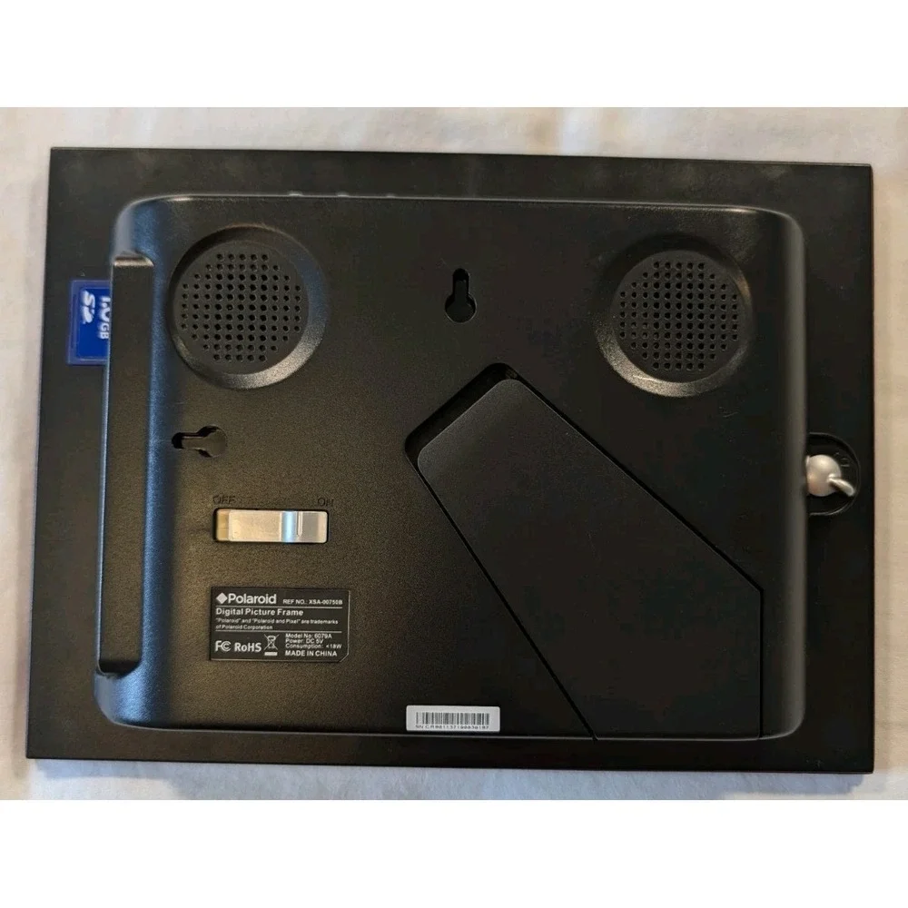 Polaroid Digital Wood Photo Frame With Polaroid 7